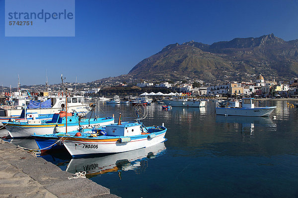 Berg Dorf Kampanien Ischia Italien