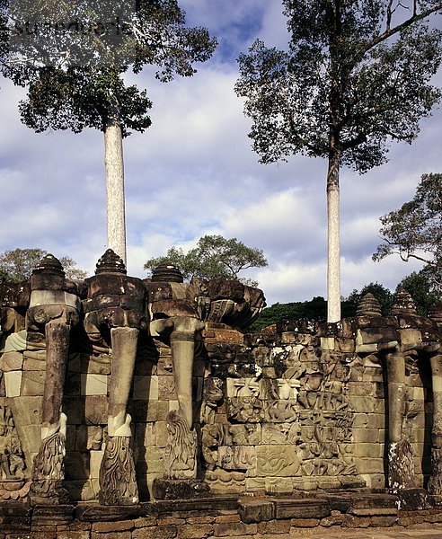 Kambodscha  Angkor  Angkor Thom  Elefant Terrasse des königlichen Palastes