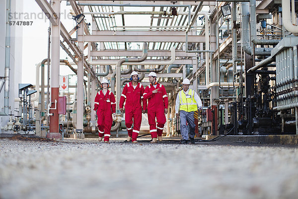 gehen  arbeiten  Pflanze  Chemikalie