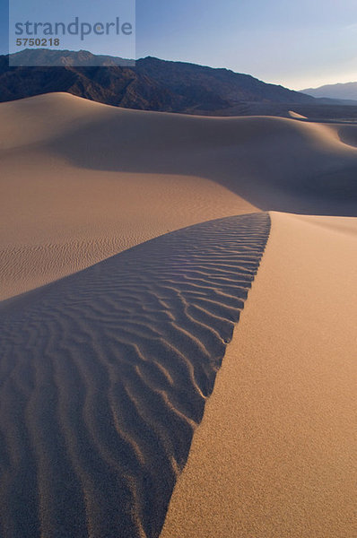 Sanddünen im Death Valley Nationalpark  Kalifornien  USA