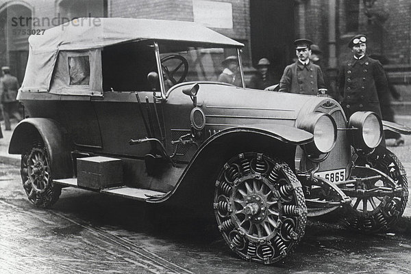 Historische Aufnahme eines Autos