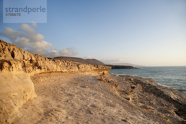 Felsformation an der Steilküste beim Fischerort Ajuy  Fuerteventura  Kanarische Inseln  Spanien  Europa