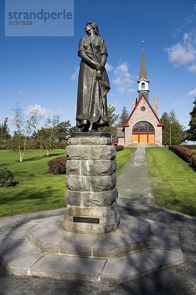 Acadian Kirche und Evangeline Statue. Grand Pre National historischen Standort  Nova Scotia  Kanada.