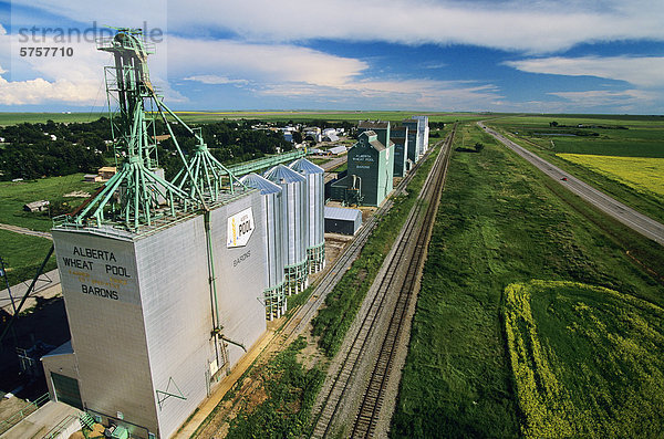 Grain Elevator  Alberta  Kanada.