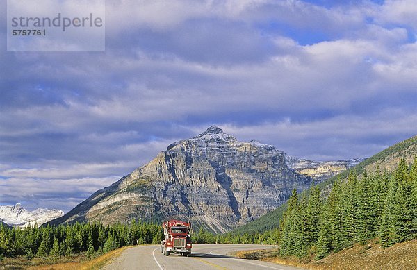 Kootenay Parkway (Hwy 93 Süd)  Kootenay-Nationalpark und Banff-Nationalpark  Grenze BC-Alberta  Kanada.