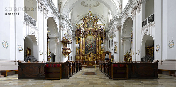 Hochaltar mit Erzengeln nach Martino Altomonte  ehemalige Ursulinenkirche  Klosterkirche  nach Johann Haslinger  Kulturdenkmal  Linz  Oberösterreich  Österreich  Europa