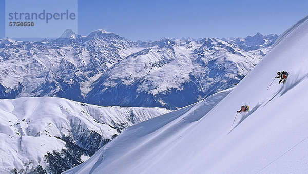 Skisport  unbewohnte  entlegene Gegend  Ski  Skiabfahrt  Abfahrt  British Columbia  Kanada