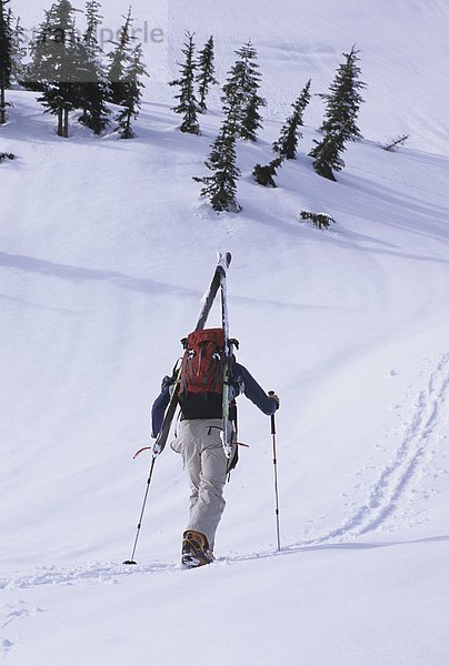 Skifahrer-Köpfe für Thar Peak nahe Coquihalla-Gipfel  Cascade Mountains in British Columbia  Kanada.