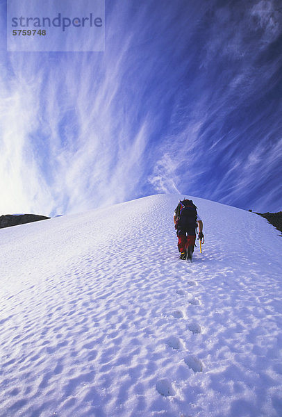 Mann Rubrik Stoßzeit South Ridge von Fissle  Garibaldi Provincial Park  British Columbia  Kanada.