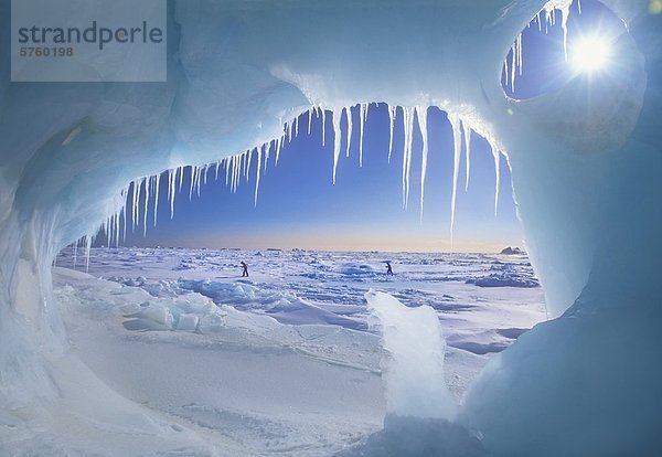 Blick vom Eishöhle auf Ellesmere Insel  Nunavut  Kanada.