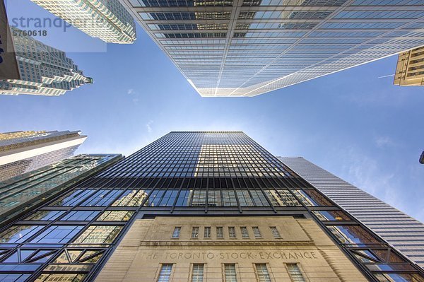 Hochhäuser im Bankenviertel  Börse Toronto und Toronto-Dominion Centre der Innenstadt von Toronto  Ontario  Kanada