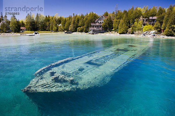 Schiffbruch des Gewinnspiels (erbaut 1867) in großen Wanne Harbour  Fathom Five National Marine Park  Lake Huron  Ontario  Kanada