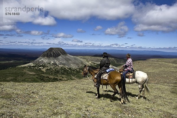 Wanderweg Fahrer Reisen durch die Itcha Mountains auf Pferd in British Columbia Kanada