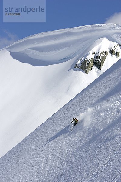 Skifahrer im Hinterland  Whistler  BC  Kanada