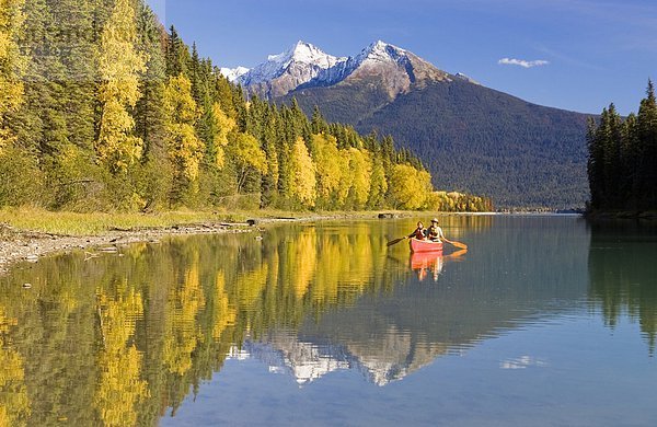 Paddeln in Bowron Lake Park British Columbia Kanada