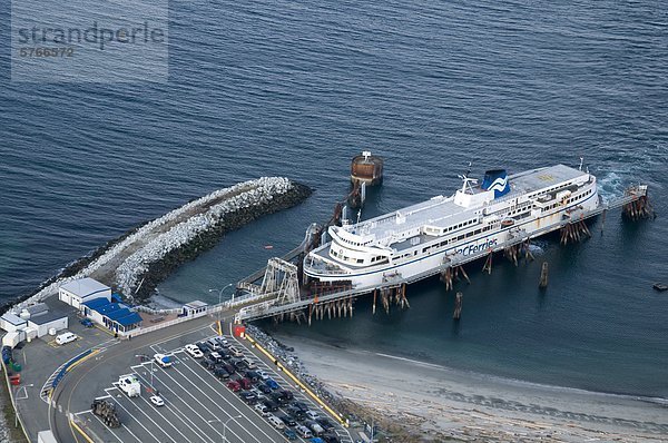 Luftbild von der BC-Fähre im Dock in Comox  Vancouver Island  British Columbia  Kanada