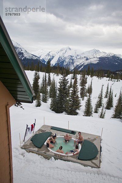 Hängen in einer Hütte nach Katze Skilaufen  Monashee Mountains  Vernon  Britsh Columbia  Kanada