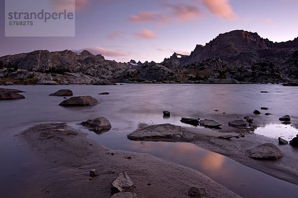 Wanderweg zum Titcomb Becken  Wind River Range  Wyoming  Vereinigte Staaten von Amerika