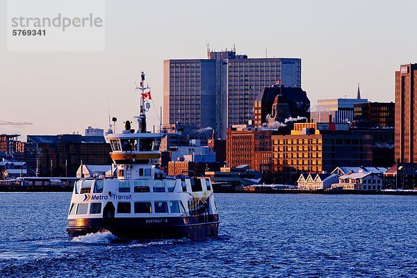 Passagier Fährenhafen Grenzübergang Halifax im Morgengrauen  Halifax  Nova Scotia  Kanada