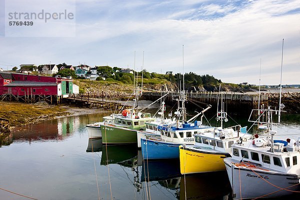 hoch oben Boot angeln Kai binden Kanada Nova Scotia Neuschottland