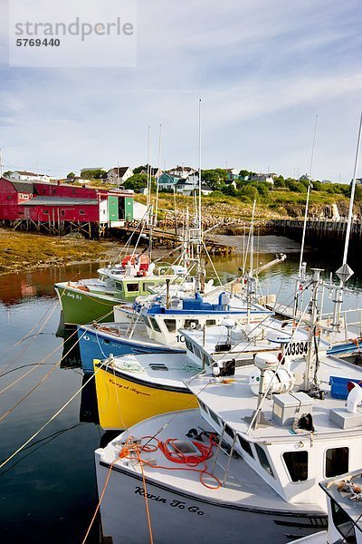 hoch oben Boot angeln Kai binden Kanada Nova Scotia Neuschottland