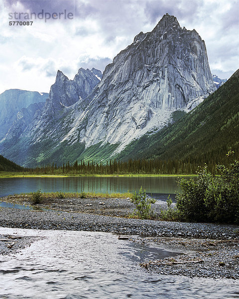 Mt. Harrison-Smith  Gletschersee  Nordwest-Territorien  Kanada