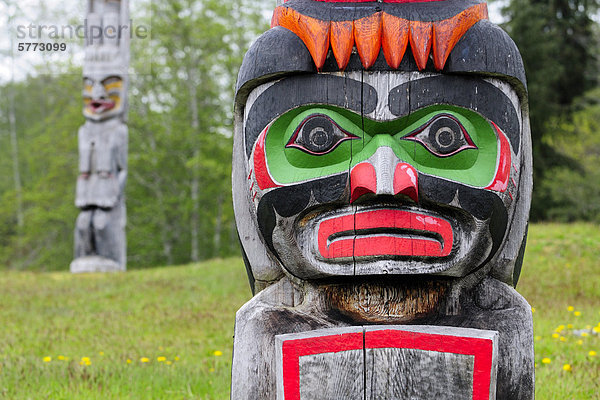 Denkmal nahe Stange Boden Fußboden Fußböden Insel Totempfahl britisch Begräbnis Kanada Vancouver