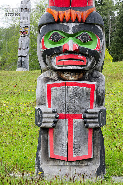 Denkmal Stange Boden Fußboden Fußböden Totempfahl British Columbia Begräbnis Kanada