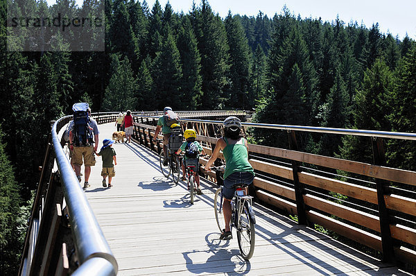 überqueren Fahrradfahrer See wandern Stützbock Bock Renovierung British Columbia Kanada