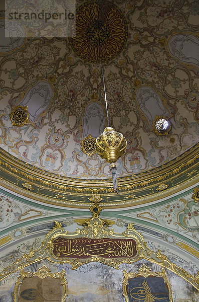 Bemalte Decke des kaiserlichen Divan  Topkap_ Palast  Istanbul  Türkei