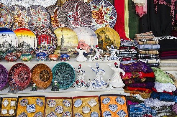 Ware Souvenirladen Istanbul Türkei Straßenverkäufer