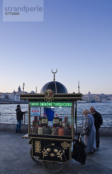 Lebensmittel Brücke Entdeckung Ortsteil Goldenes Horn Istanbul Kiosk Türkei