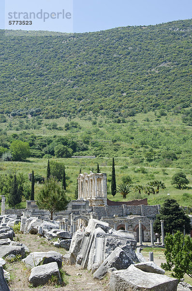 Bibliothek des Celsus in Ephesus  eine antike Stadt  und später eine römische Stadt  an der West Küste Kleinasiens  in der Nähe von heutigen Selçuk  Izmir  Türkei