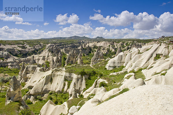 Landschaftsformen in der Nähe von Göreme  Kappadokien  auch Capadocia  Zentralanatolien  weitgehend in der Nev_ehir Provinz  Türkei