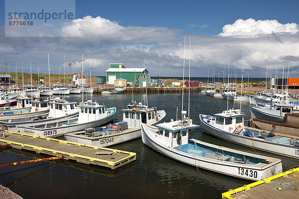 hoch oben Boot angeln binden Kanada Teich Prince Edward Island