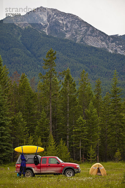 Kajak und camping in Kootenay Nationalpark  British Columbia  Kanada
