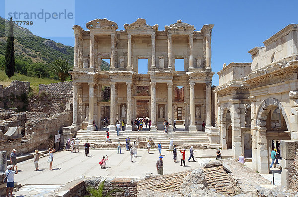 Bibliothek des Celsus  antike Stadt Ephesos  Efes  Türkei  Westasien