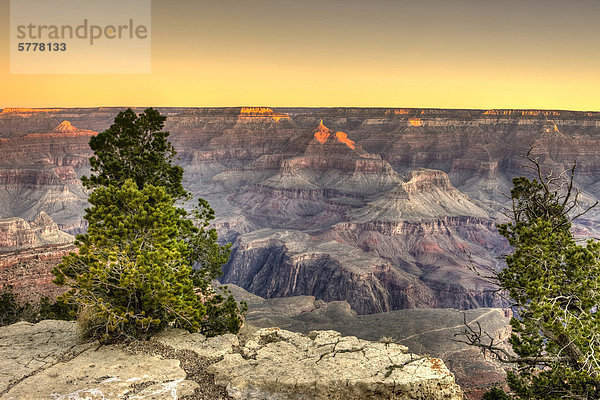 Sunrise  Grand Canyon South Rim  Arizona  USA