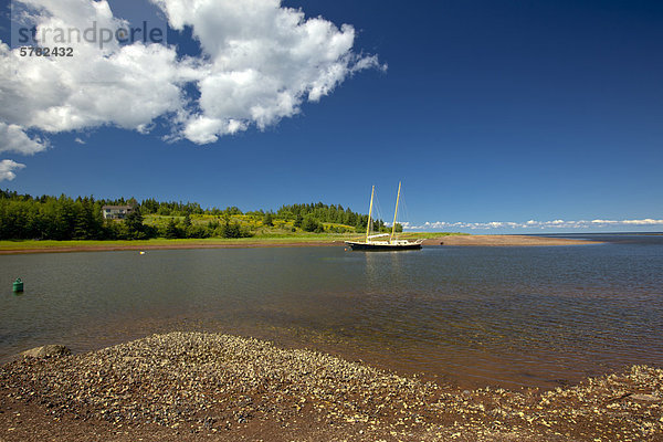 Segelboot  Barrachois Hafen  Sunrise Trail  Nova Scotia  Kanada