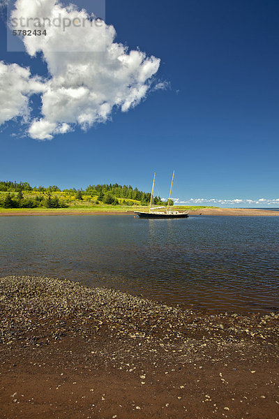 Segelboot  Barrachois Hafen  Sunrise Trail  Nova Scotia  Kanada