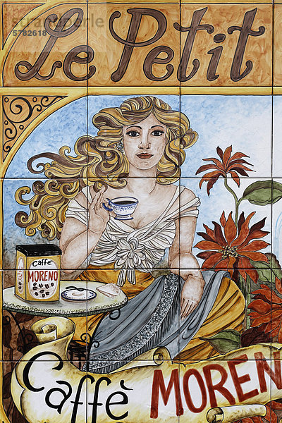 Historisches Werbemotiv der neapolitanischen Kaffeemarke CaffÈ Moreno  auf Keramikfliesen  Lacco Ameno  Insel Ischia  Golf von Neapel  Kampanien  Süditalien  Italien  Europa