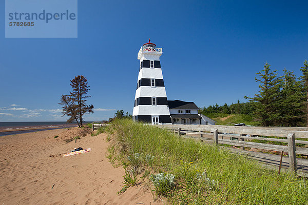 West Point Lighthouse  Cedar Dunes Provincial Park  Prince Edward Island  Kanada