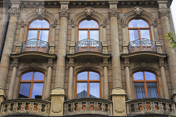 Europa Balkon Fassade Hausfassade Dekoration Bayern Jahrhundert Deutschland Eisen Kulmbach Oberfranken