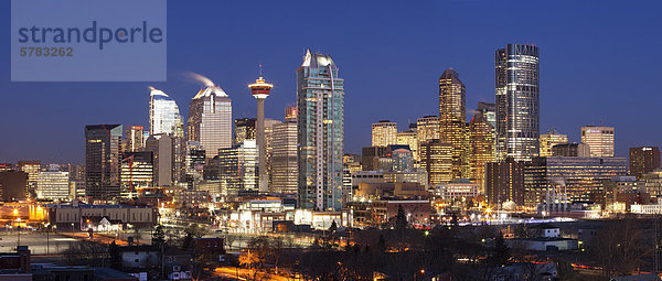 Neue Skyline mit der Bow-Neubau  Calgary  Alberta  Kanada