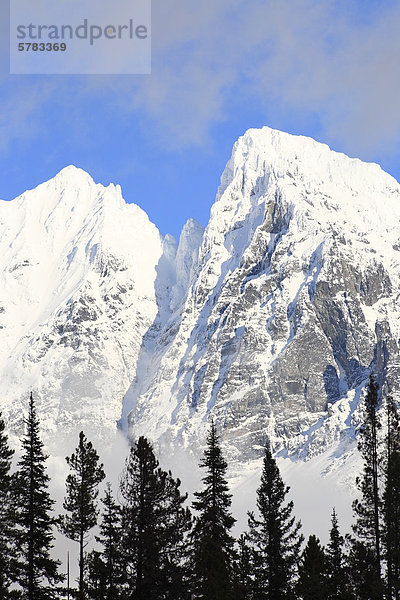 Hudson Bay Mountain im Schnee  Bulkley Valley  British Columbia