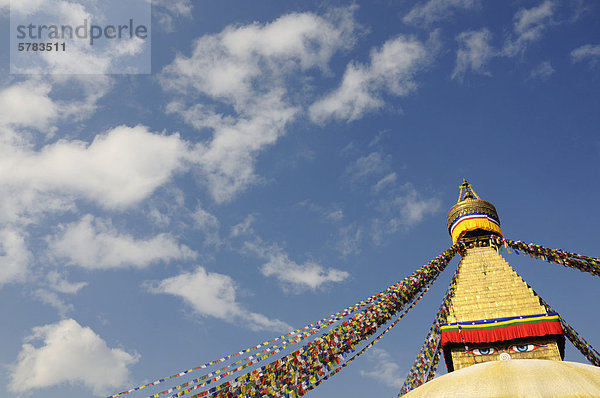 Bodnath-Stupa mit Gebetsfahnen  Kathmandu  Kathmandu Valley  Nepal  Asien