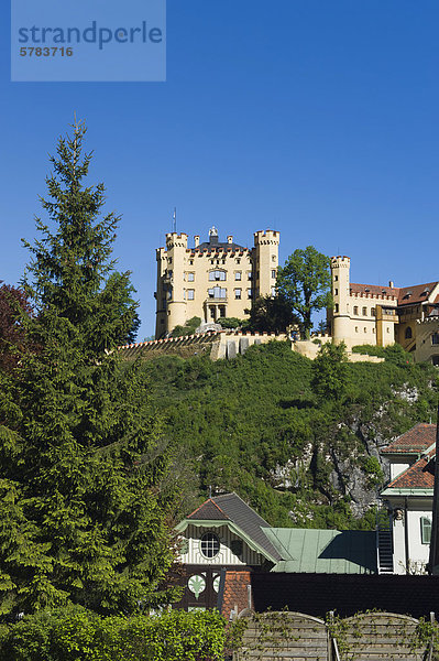 Schloss Hohenschwangau  Schwangau bei Füssen  Bayerische Alpen  Allgäu  Oberbayern  Bayern  Deutschland  Europa