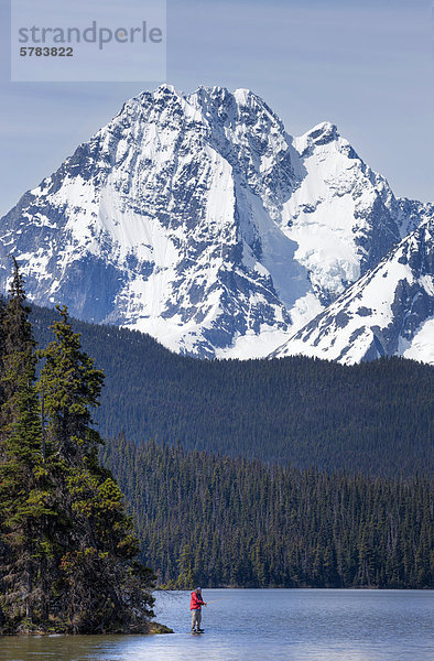 Angeln am Junker See in South Tweedsmuir Park in British Columbia Kanada