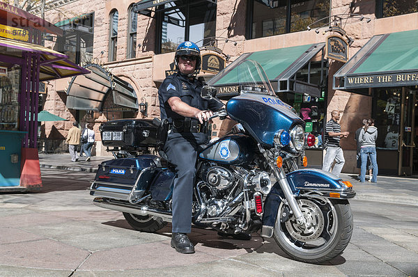 Polizist auf Motorrad  16th Street  Denver  Colorado  USA