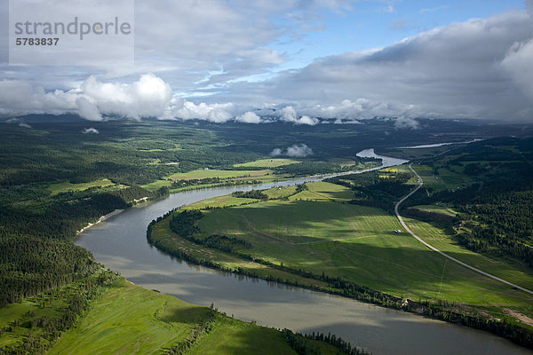 Luftbild Landschaft von den Cariboo und dem Fraser River  Cariboo Region  British Columbia  Kanada